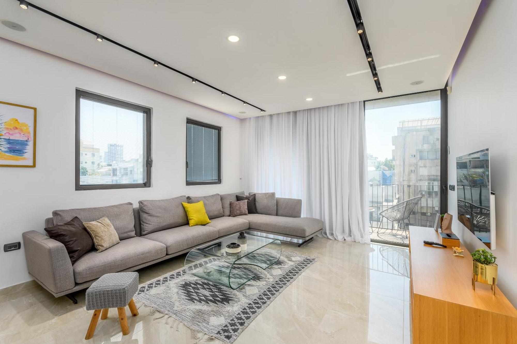 Luxury 2bdrm Balcony & Parking Close To The Apartment Tel Aviv