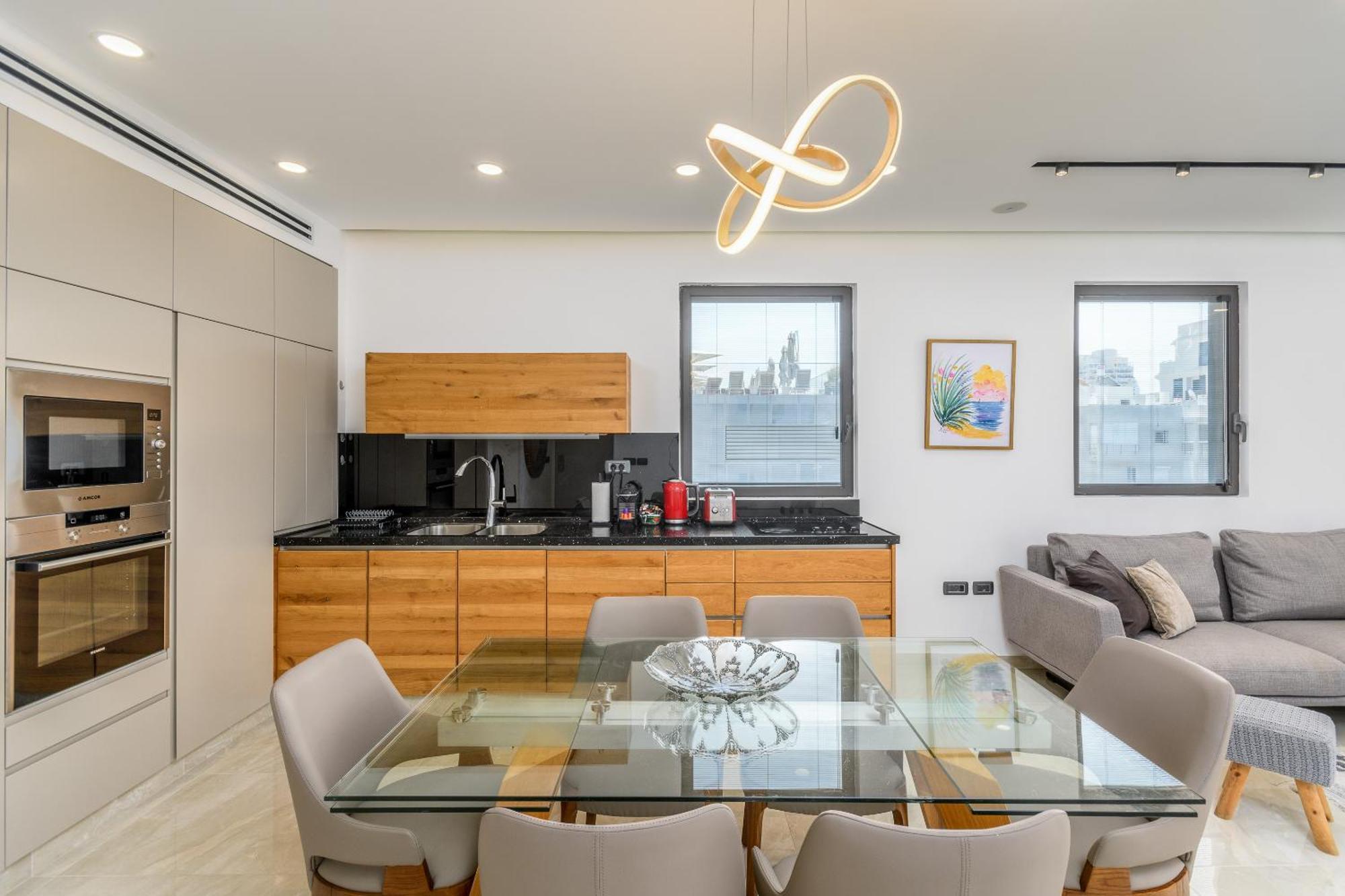 Apartment Luxury 2bdrm Balcony & Parking Close To The Tel Aviv