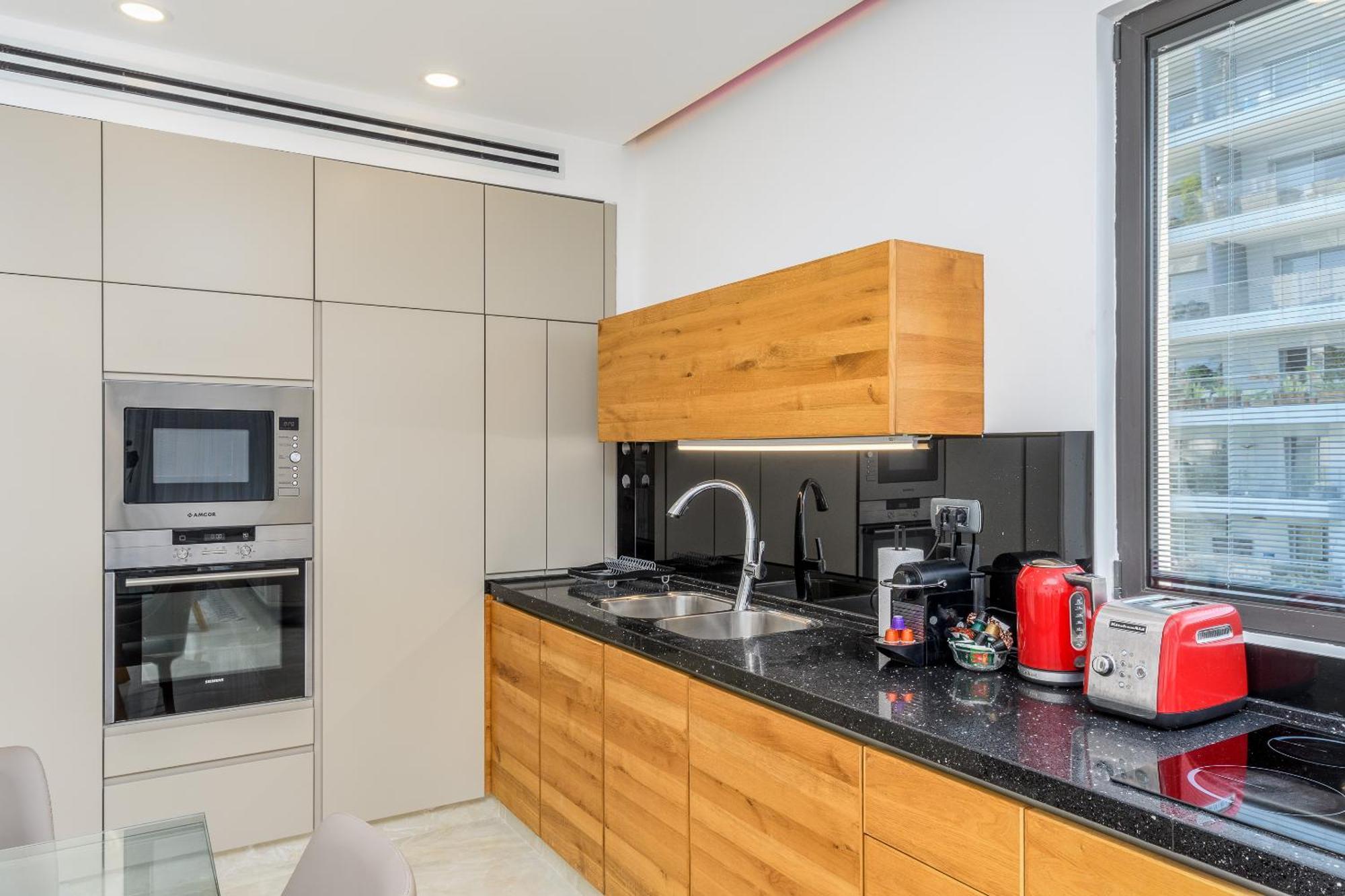 Apartment Luxury 2bdrm Balcony & Parking Close To The Tel Aviv