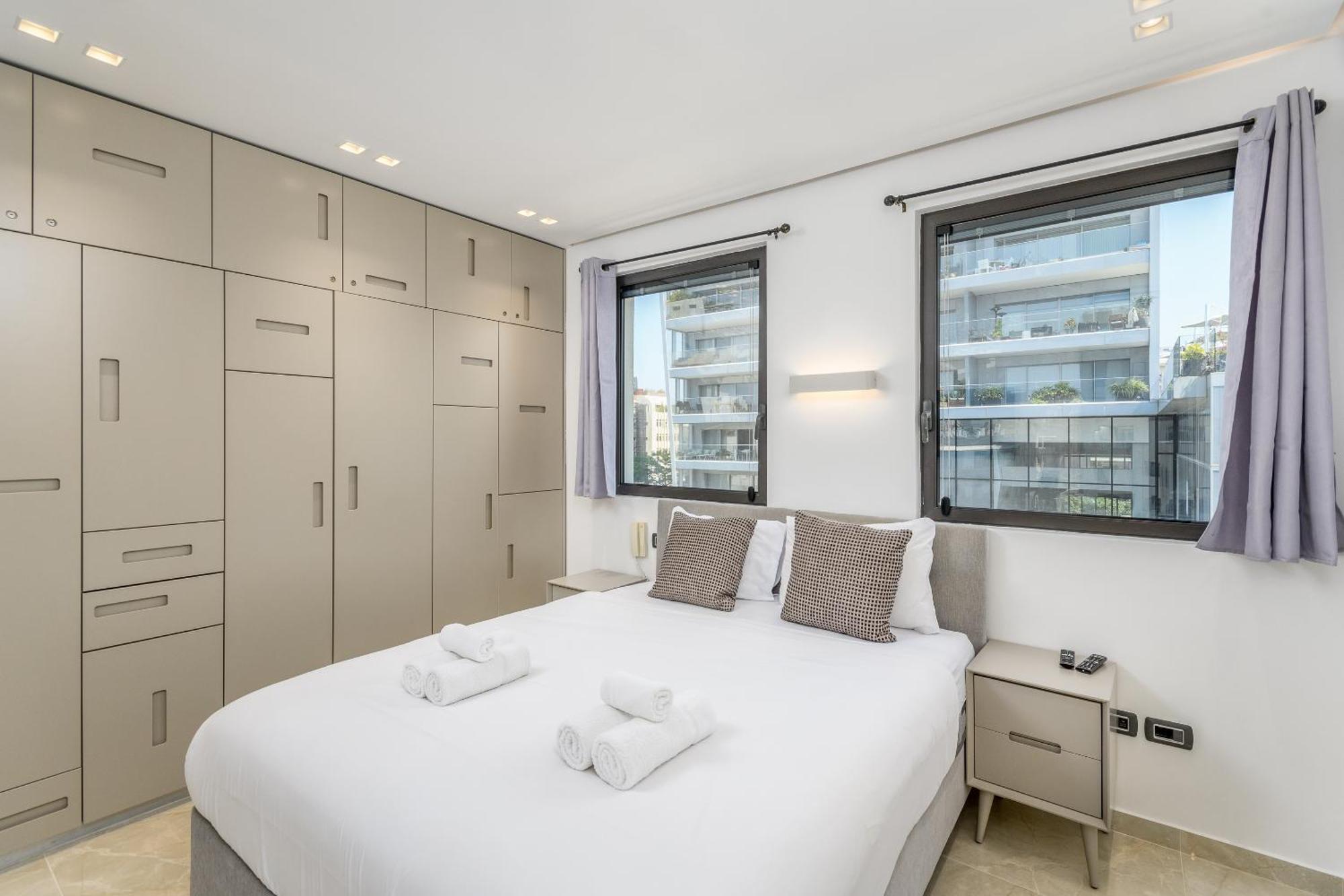 Apartment Luxury 2bdrm Balcony & Parking Close To The Tel Aviv